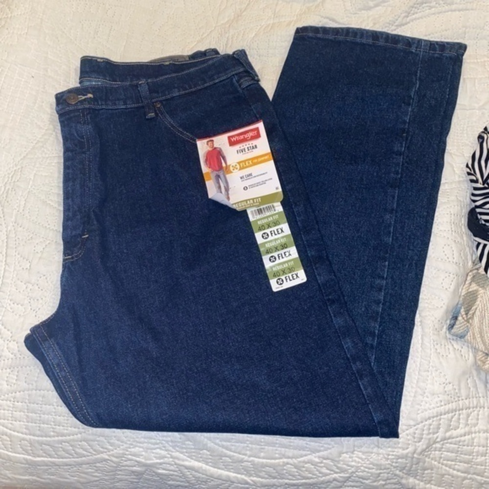 NEW Wrangler Men’s Regular Fit Denim 40x30